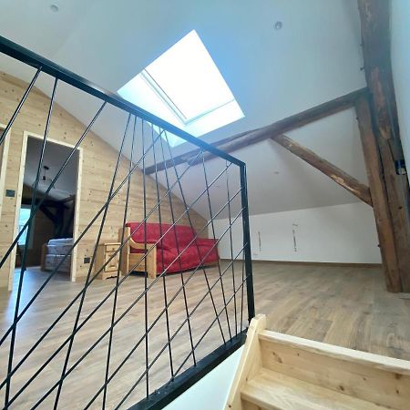 Appartement 75M2 Duplex Au Coeur Du Village De Queige Luaran gambar
