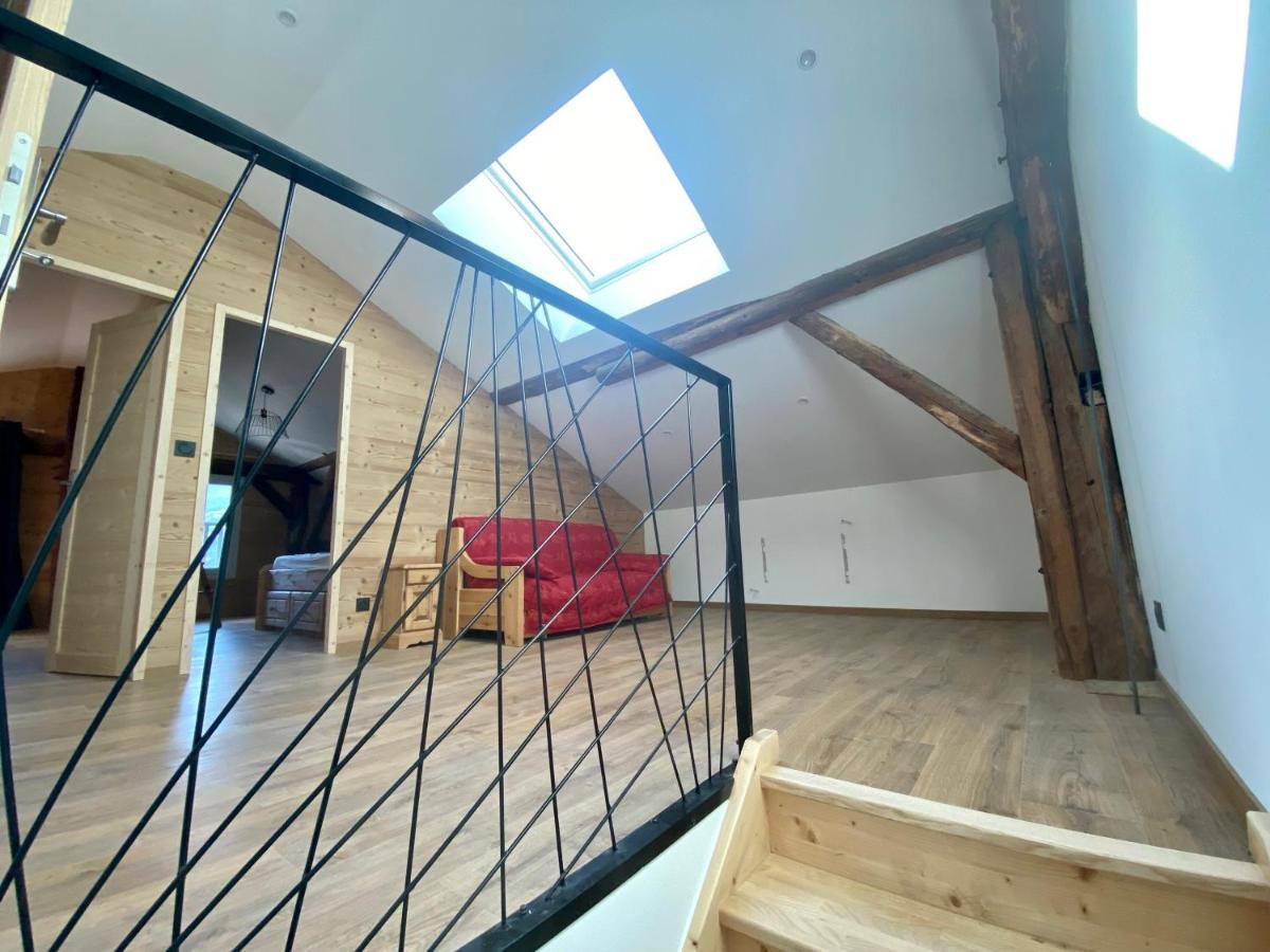 Appartement 75M2 Duplex Au Coeur Du Village De Queige Luaran gambar