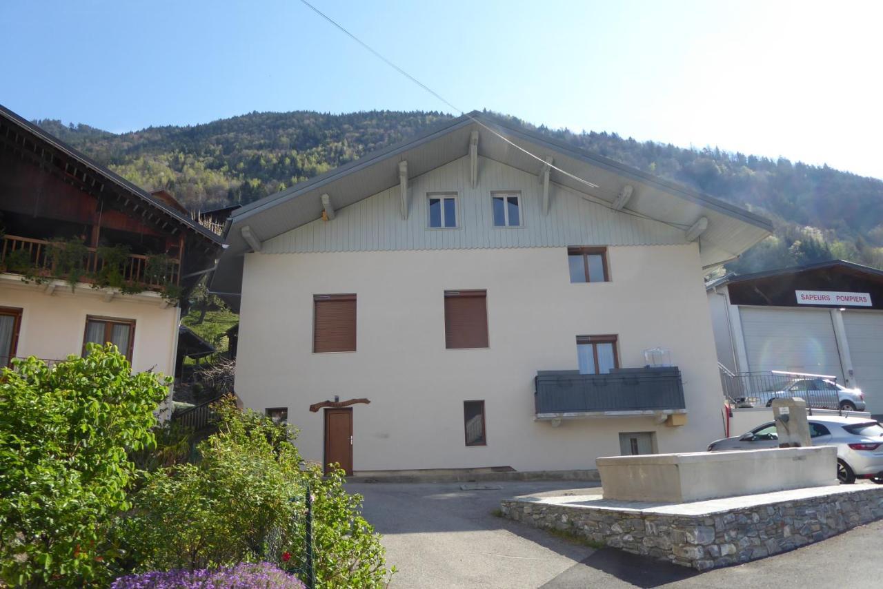 Appartement 75M2 Duplex Au Coeur Du Village De Queige Luaran gambar